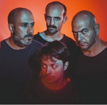 ESTEBAN FAVARO - GRUPO MUSICAL TOMATES ASESINOS